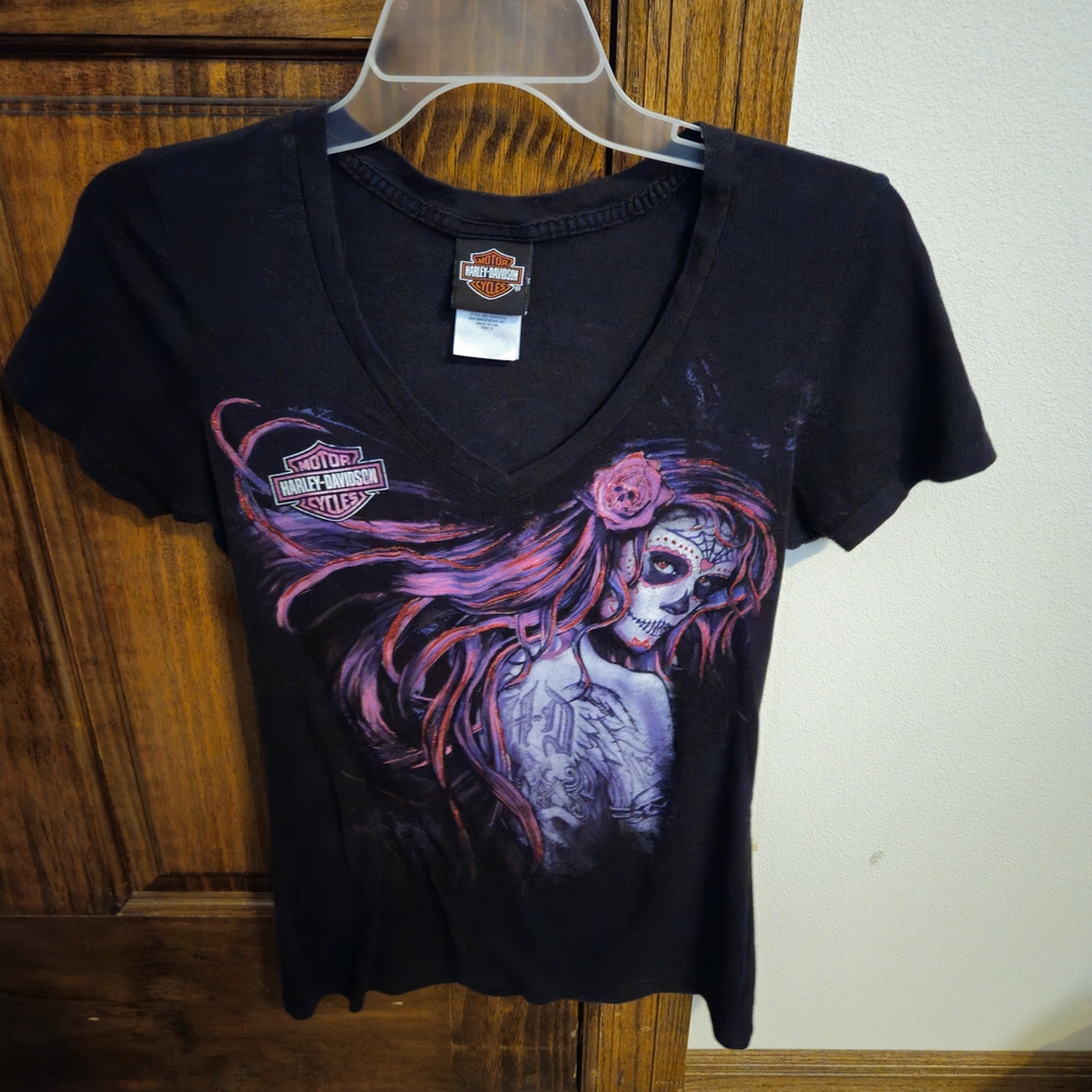 Harley-Davidson Women's Black and Pink V-Neck Tee